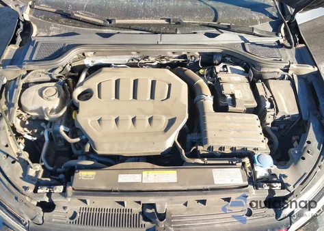 2024 Volkswagen Golf Gti 2.0T S z USA, uszkodzony, nr VIN WVWGA7CD2RW220107